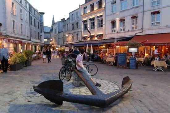 Hotel Bateau Haut Standing Privative - Nuit à Quai Port La Rochelle à La Rochelle  Extérieur photo